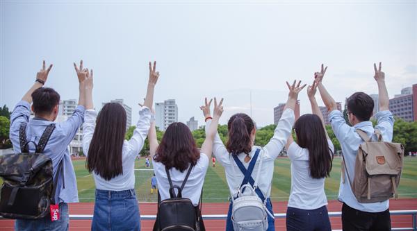 德州乘務(wù)學(xué)校為你解析空乘專業(yè)前景！