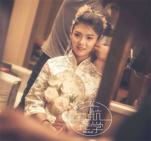  唐山學(xué)新娘跟妝去哪里靠譜？