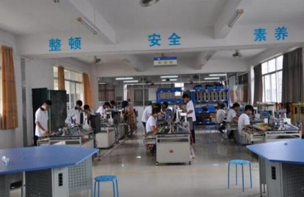 滄州中捷職業(yè)技術(shù)學(xué)校機電技術(shù)應(yīng)用專業(yè)都有哪些課程可以學(xué)習(xí)？