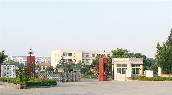 山東龍口礦業(yè)集團(tuán)高級(jí)技工學(xué)校是全日制嗎？
