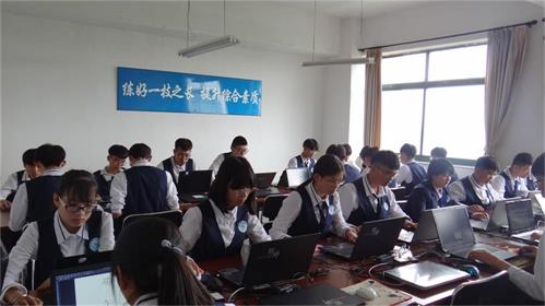威海有商務日語（+計算機平面設計）專業(yè)嗎？
