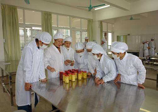 山東藍(lán)海職業(yè)學(xué)校食品加工技術(shù)專業(yè)教師水平如何？
