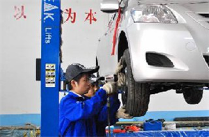 開封汽修學(xué)校有汽車整形技術(shù)專業(yè)嗎？就業(yè)前景好不好？