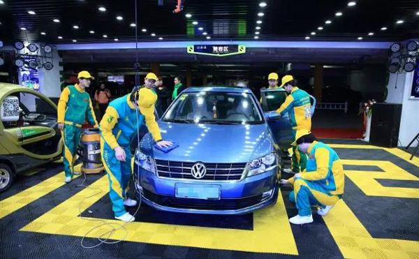 想學(xué)汽車運(yùn)用與維修專業(yè)？就選邢臺(tái)汽修服裝學(xué)校！