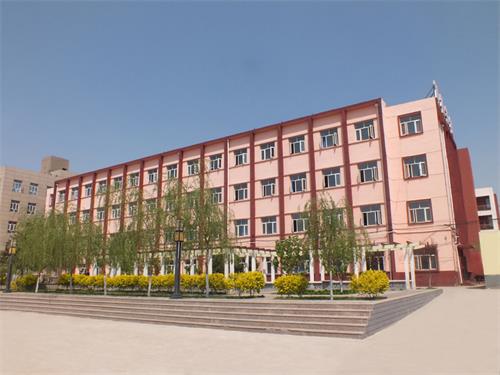  張家口工程技術(shù)學(xué)校升學(xué)與就業(yè)方便嗎？