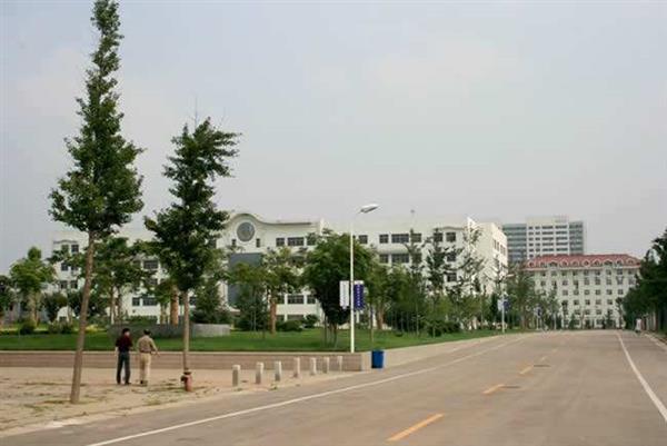 青島飛洋職業(yè)技術(shù)學(xué)院有哪些辦學(xué)特色？有什么學(xué)生福利？