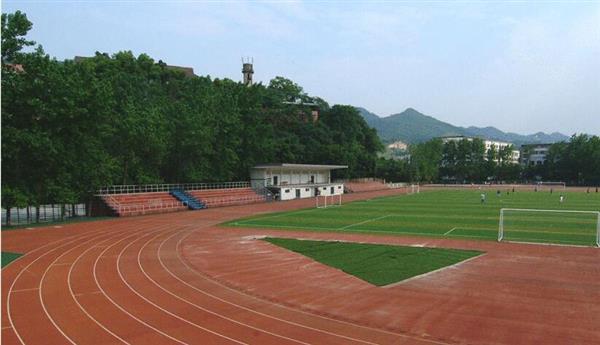 青島航空職業(yè)技術(shù)學(xué)校都開設(shè)了哪些航空服務(wù)專業(yè)？